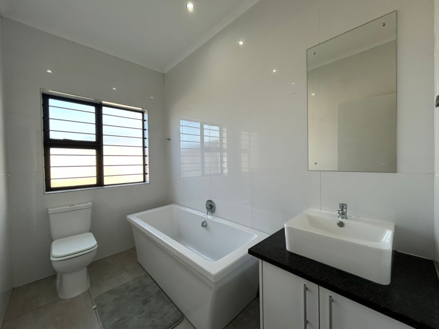 To Let 2 Bedroom Property for Rent in Table View Western Cape